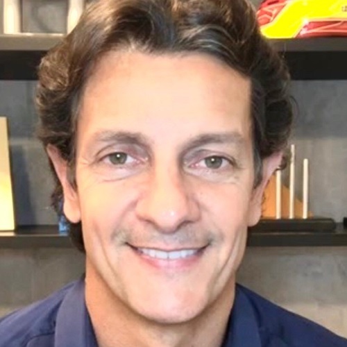 Instagram网红营销:巴西知名赛车测试员/主持人腰部博主